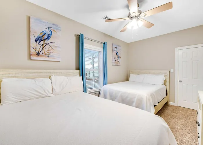 Gorgeous Beachfront House With Private Balcony Free Wifi & Ac Holiday home